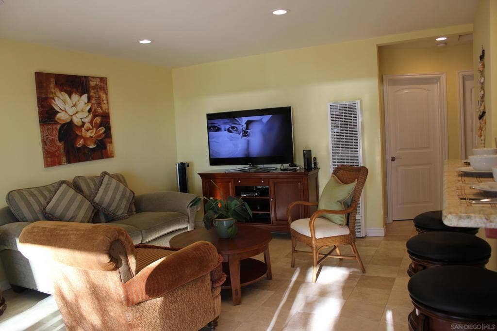 150 Walnut, Carlsbad, CA 92008 150 Walnut, Carlsbad, CA 92008