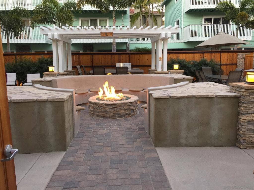 150 Walnut, Carlsbad, CA 92008 150 Walnut, Carlsbad, CA 92008