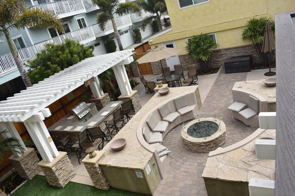 150 Walnut, Carlsbad, CA 92008 150 Walnut, Carlsbad, CA 92008