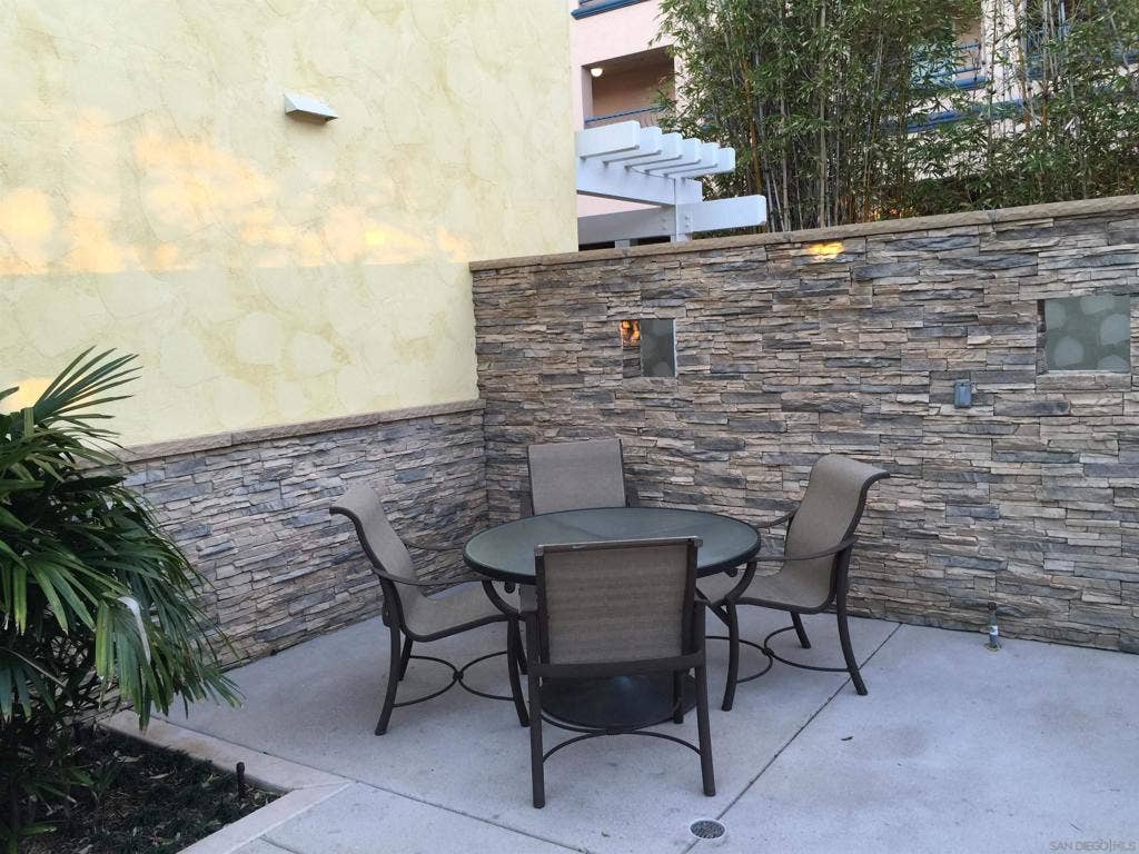 150 Walnut, Carlsbad, CA 92008 150 Walnut, Carlsbad, CA 92008