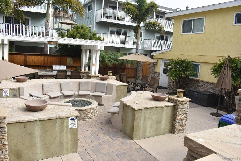 150 Walnut, Carlsbad, CA 92008 150 Walnut, Carlsbad, CA 92008
