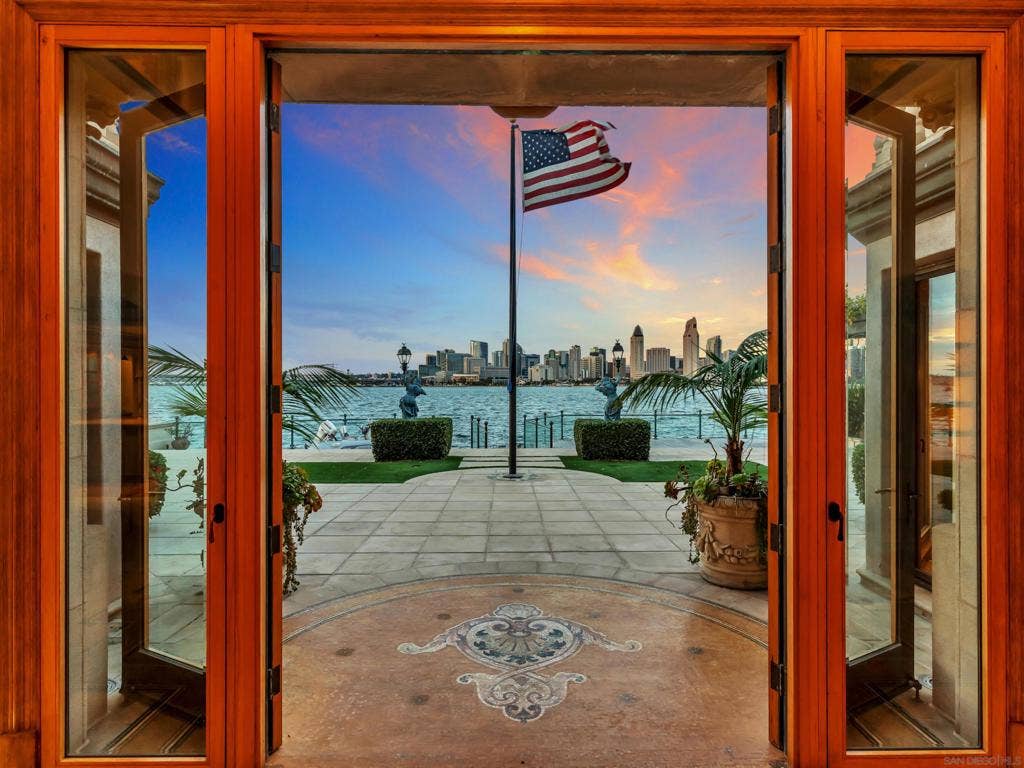 519 1st Street, Coronado, CA 92118 519 1st Street, Coronado, CA 92118