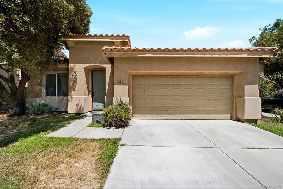 Property photo for 120 Estancia Way, Hemet, CA