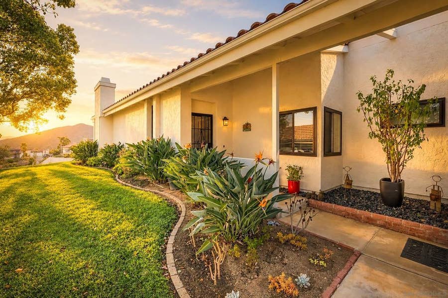 Property photo for 17824 Villamoura Dr, Poway, CA