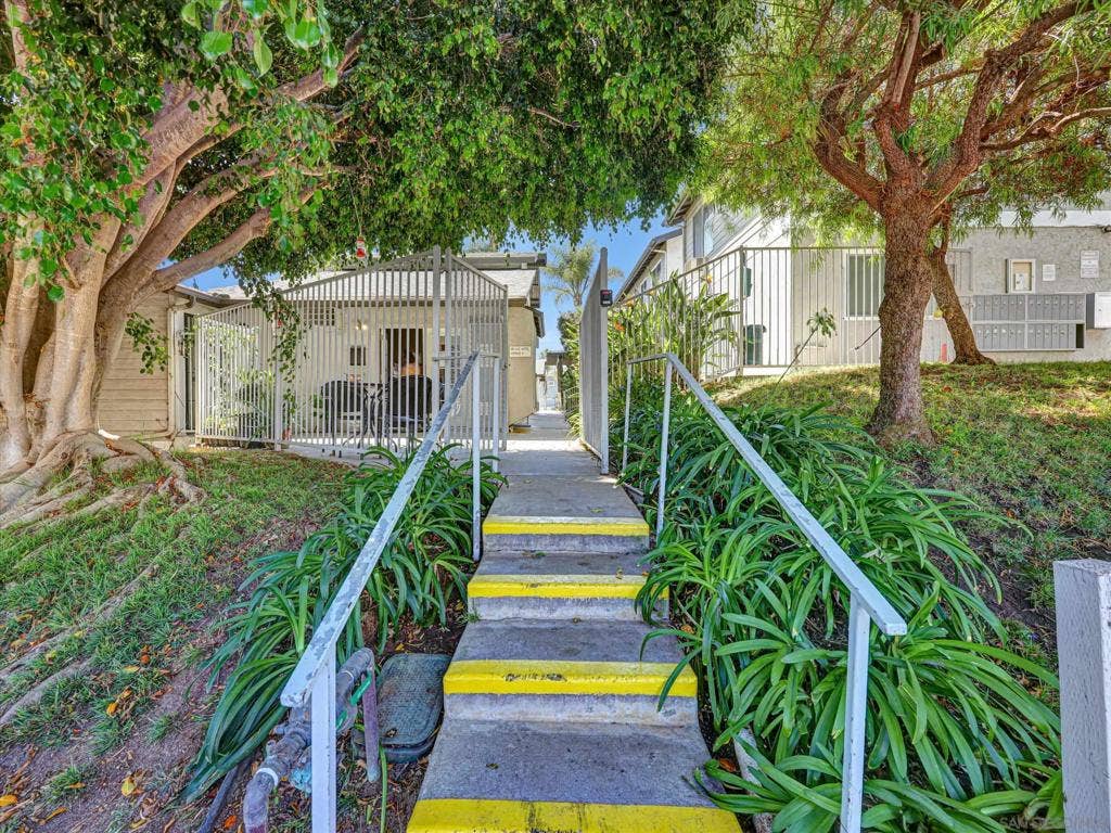 234 W Kalmia, Fallbrook, CA 92028