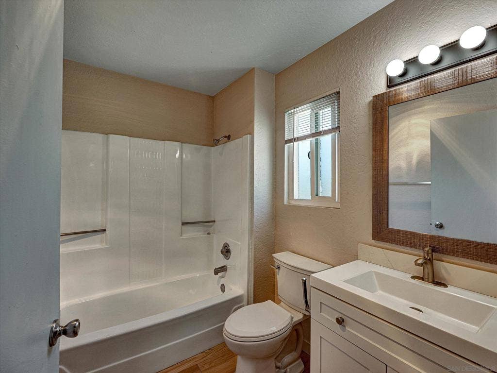 234 W Kalmia, Fallbrook, CA 92028