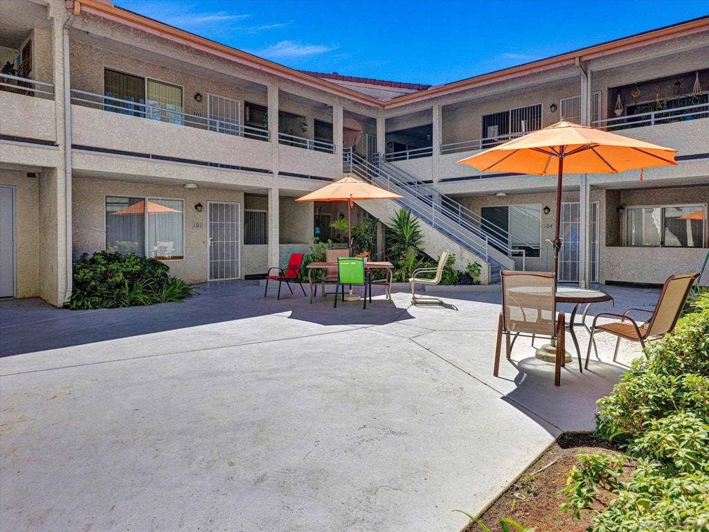 234 W Kalmia, Fallbrook, CA 92028