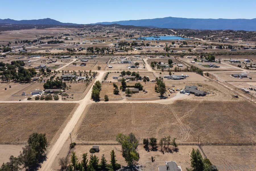 Property photo for 171 Chickasaw Ct, Aguanga, CA