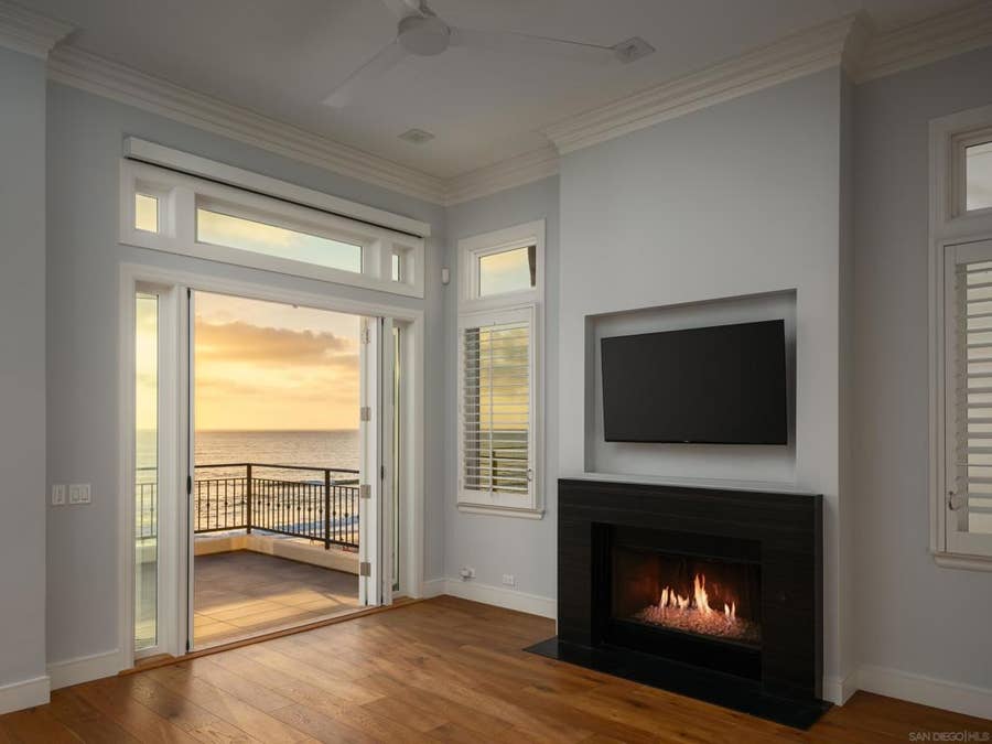 Property photo for 6911 Neptune Pl, La Jolla, CA