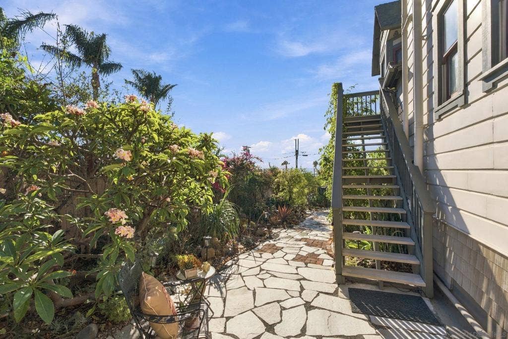 2163 Brant St, San Diego, CA 92101 2163 Brant St, San Diego, CA 92101