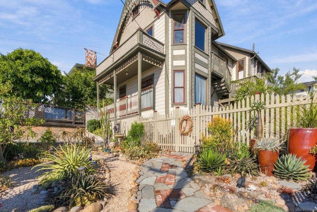 2163 Brant St, San Diego, CA 92101 2163 Brant St, San Diego, CA 92101