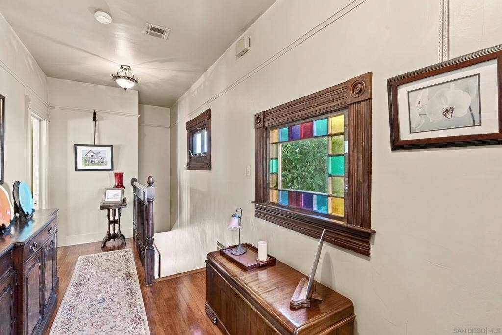2163 Brant St, San Diego, CA 92101 Hallway