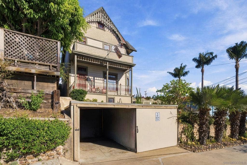 2163 Brant St, San Diego, CA 92101 2163 Brant St, San Diego, CA 92101