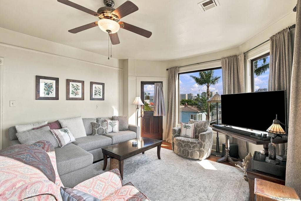 2163 Brant St, San Diego, CA 92101 2163 Brant St, San Diego, CA 92101