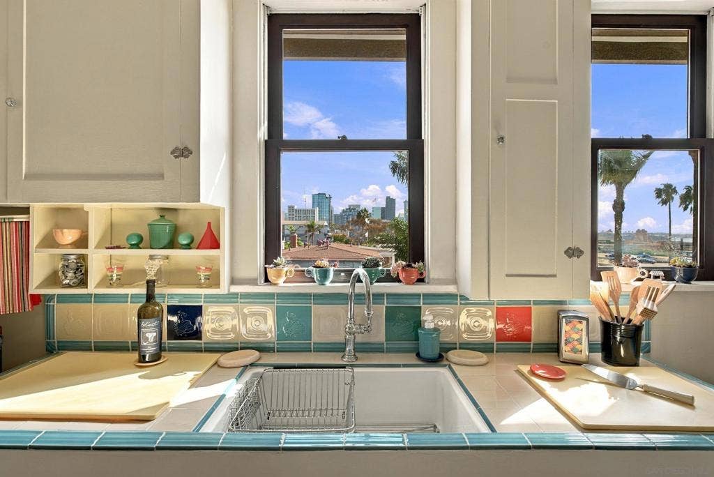 2163 Brant St, San Diego, CA 92101 2163 Brant St, San Diego, CA 92101