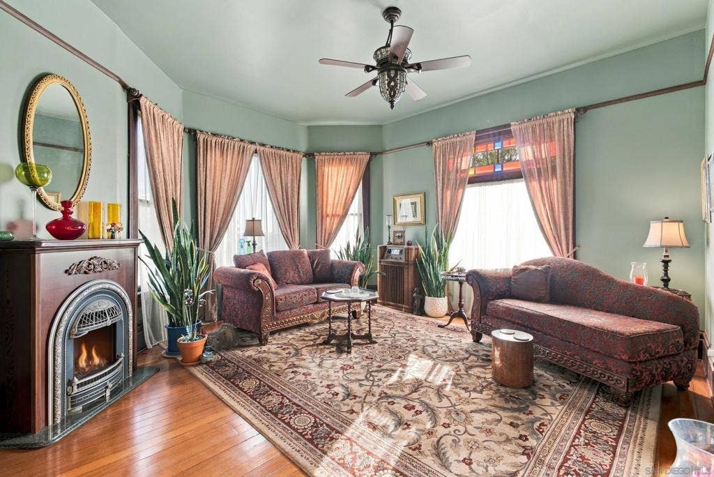 2163 Brant St, San Diego, CA 92101 2163 Brant St, San Diego, CA 92101