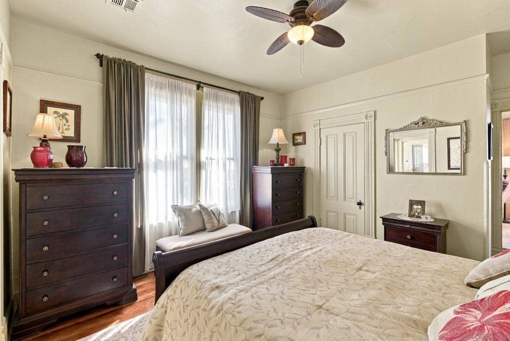 2163 Brant St, San Diego, CA 92101 2163 Brant St, San Diego, CA 92101
