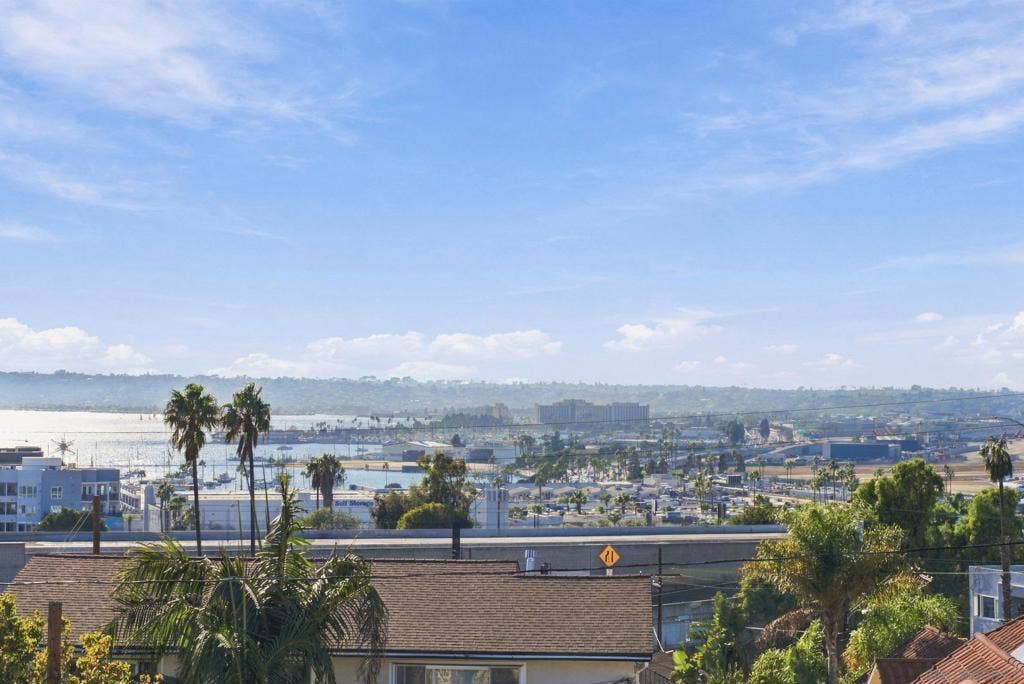 2163 Brant St, San Diego, CA 92101 2163 Brant St, San Diego, CA 92101