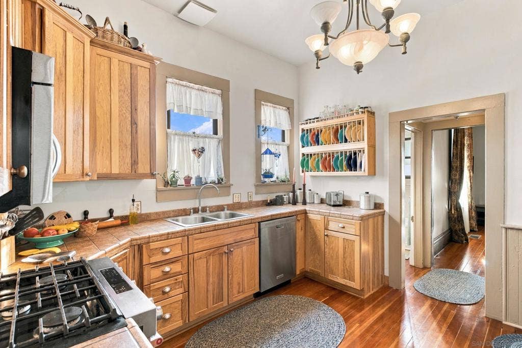 2163 Brant St, San Diego, CA 92101 2163 Brant St, San Diego, CA 92101