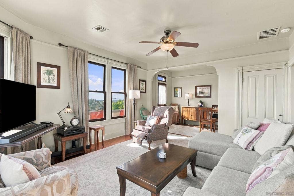 2163 Brant St, San Diego, CA 92101 2163 Brant St, San Diego, CA 92101