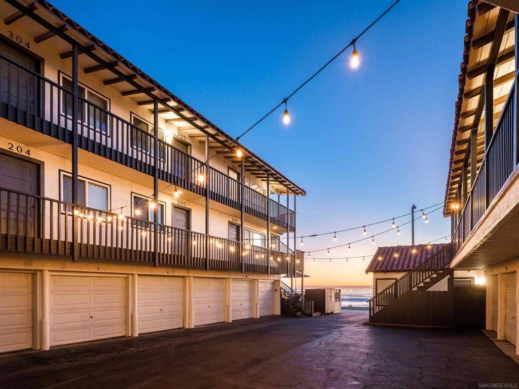 308 S The Strand, Oceanside, CA 92054 308 S The Strand, Oceanside, CA 92054