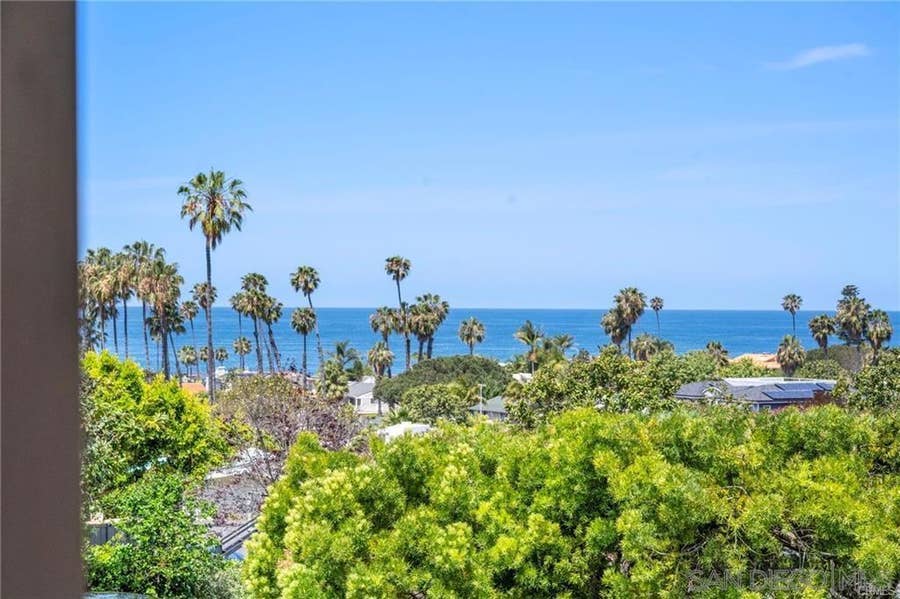 Property photo for 8361 Calle Del Cielo, La Jolla, CA