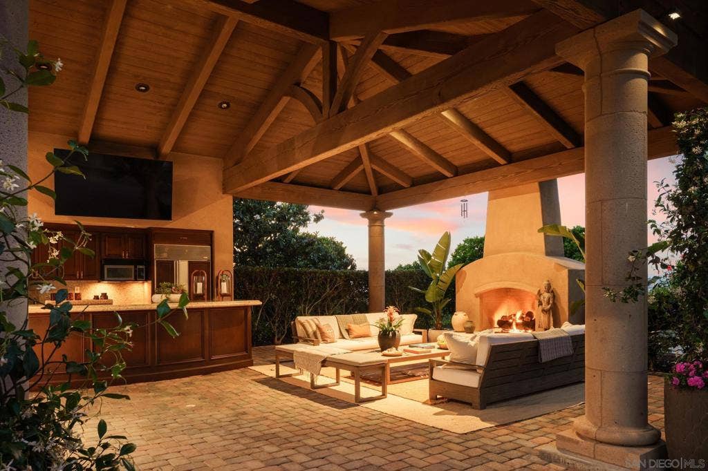 5962 Rancho Diegueno Rd., Rancho Santa Fe, CA 92067
