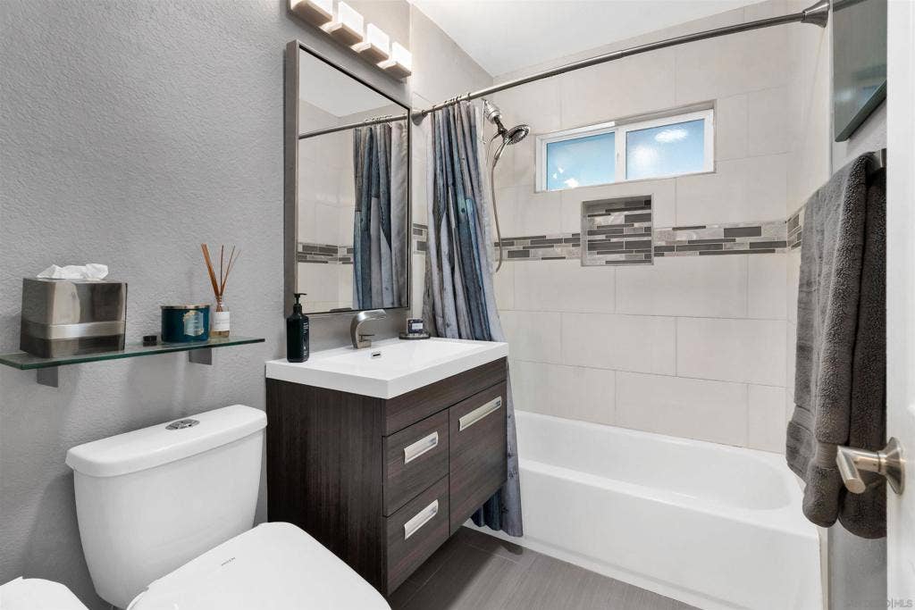 8127 Golden Ave, Lemon Grove, CA 91945 8127 Golden Ave, Lemon Grove, CA 91945