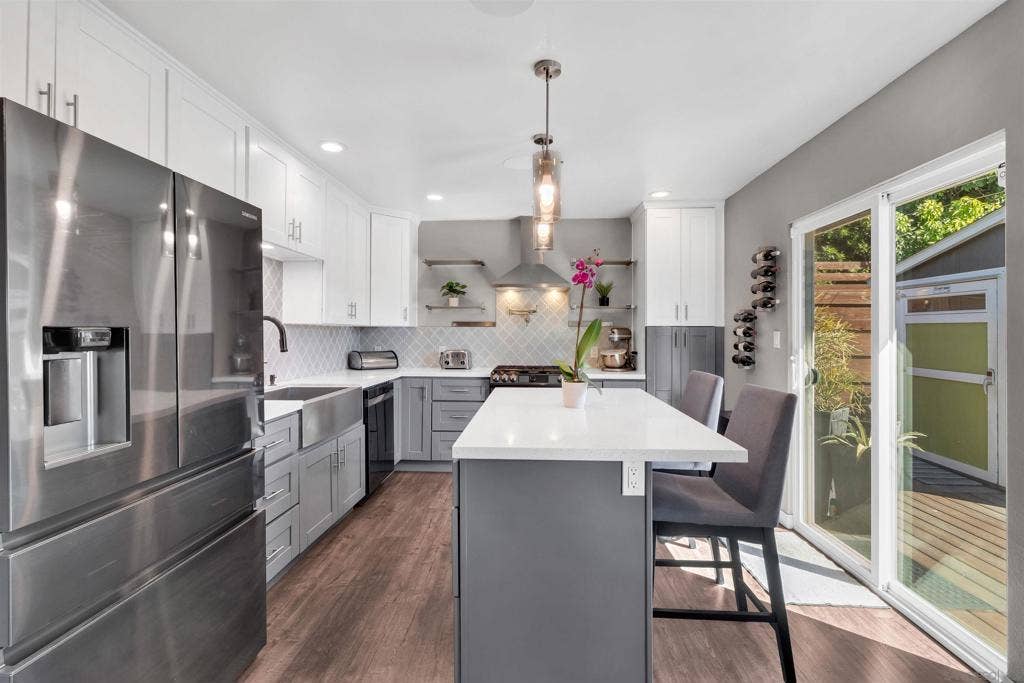 8127 Golden Ave, Lemon Grove, CA 91945 8127 Golden Ave, Lemon Grove, CA 91945