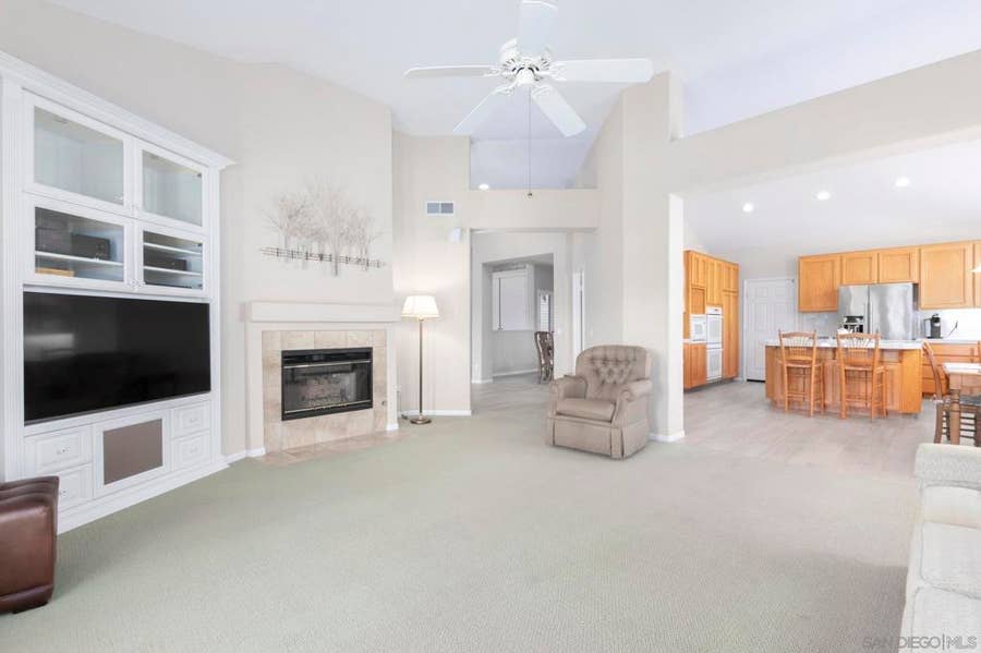 Property photo for 1202 Calle Sonia, Fallbrook, CA