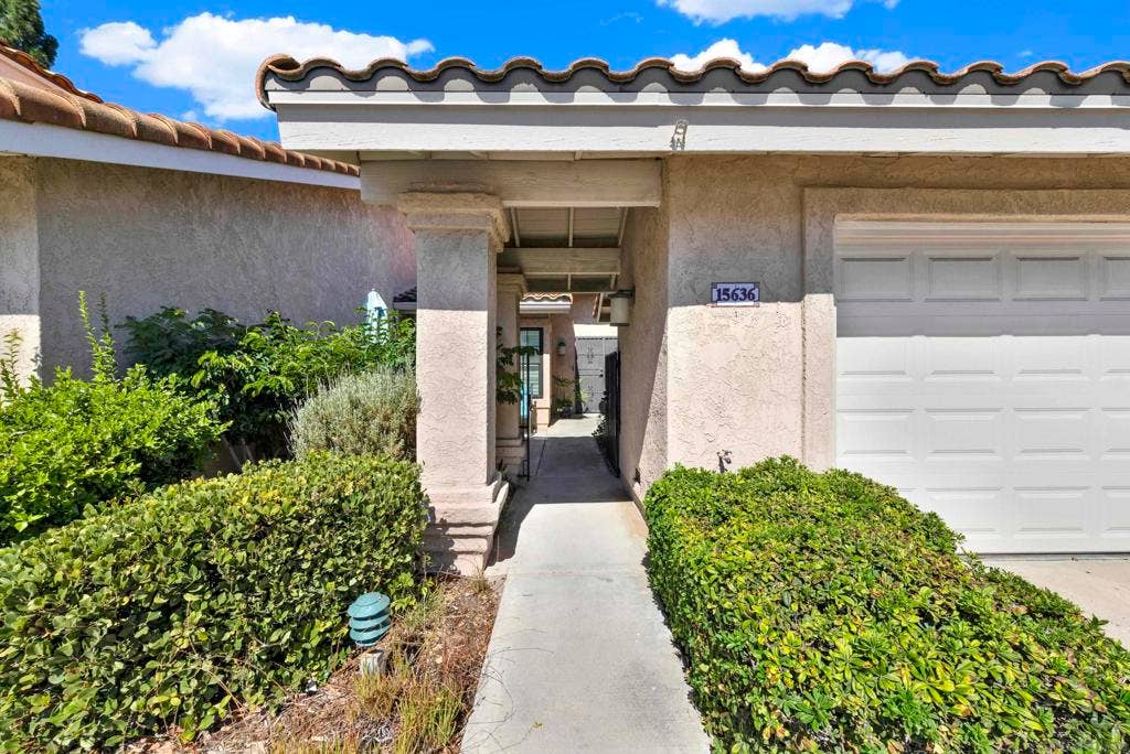 15636 Via Calanova, San Diego, CA 92128 15636 Via Calanova, San Diego, CA 92128