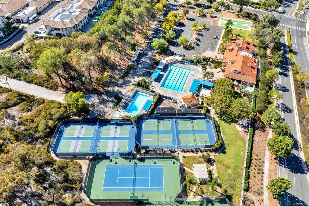15636 Via Calanova, San Diego, CA 92128 15636 Via Calanova, San Diego, CA 92128
