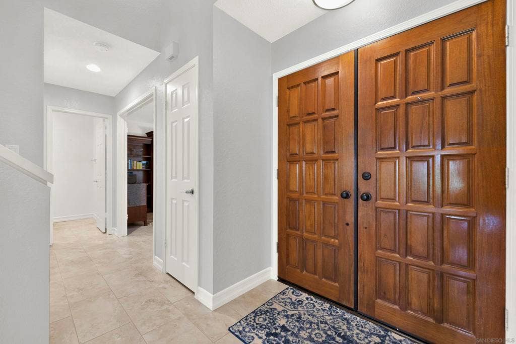 15636 Via Calanova, San Diego, CA 92128 15636 Via Calanova, San Diego, CA 92128