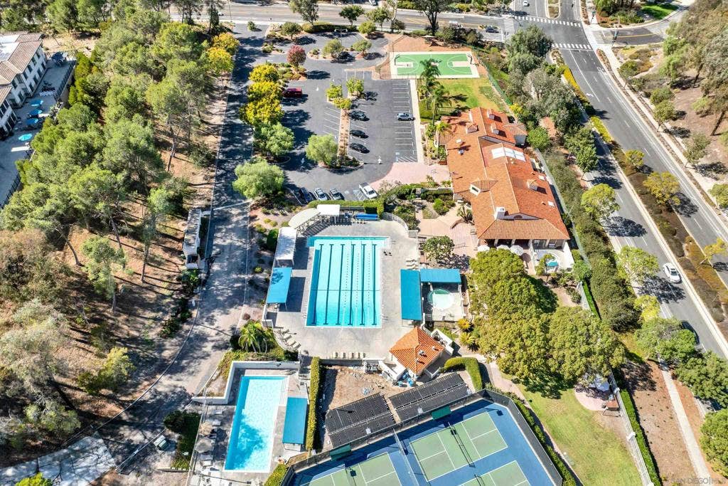 15636 Via Calanova, San Diego, CA 92128 15636 Via Calanova, San Diego, CA 92128