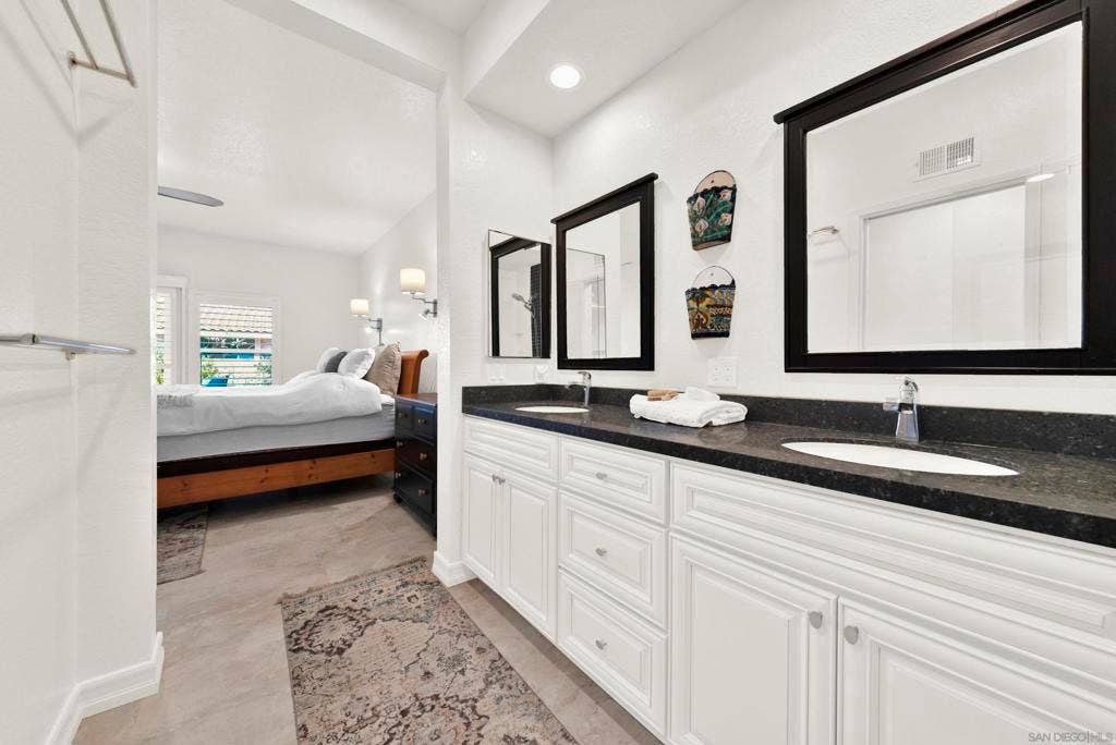15636 Via Calanova, San Diego, CA 92128 15636 Via Calanova, San Diego, CA 92128