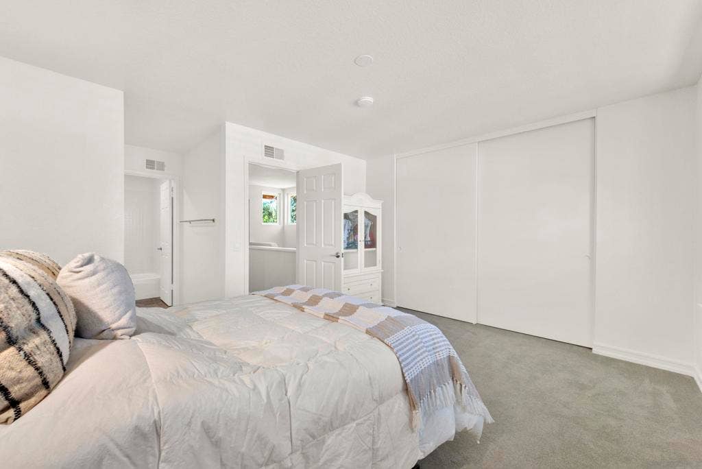 15636 Via Calanova, San Diego, CA 92128 15636 Via Calanova, San Diego, CA 92128
