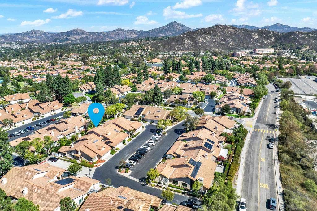 15636 Via Calanova, San Diego, CA 92128 15636 Via Calanova, San Diego, CA 92128