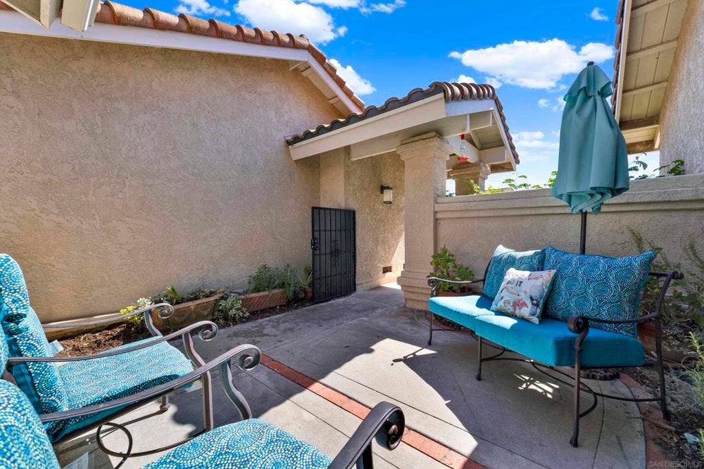15636 Via Calanova, San Diego, CA 92128 15636 Via Calanova, San Diego, CA 92128