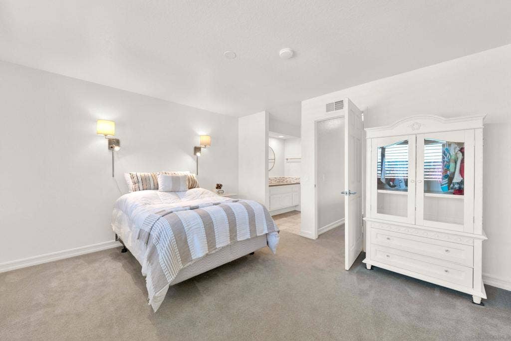 15636 Via Calanova, San Diego, CA 92128 15636 Via Calanova, San Diego, CA 92128