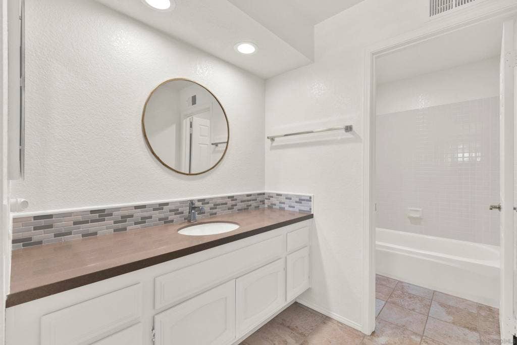 15636 Via Calanova, San Diego, CA 92128 15636 Via Calanova, San Diego, CA 92128