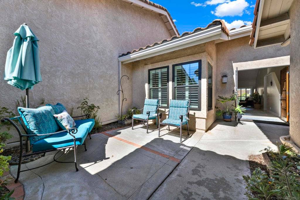 15636 Via Calanova, San Diego, CA 92128 15636 Via Calanova, San Diego, CA 92128