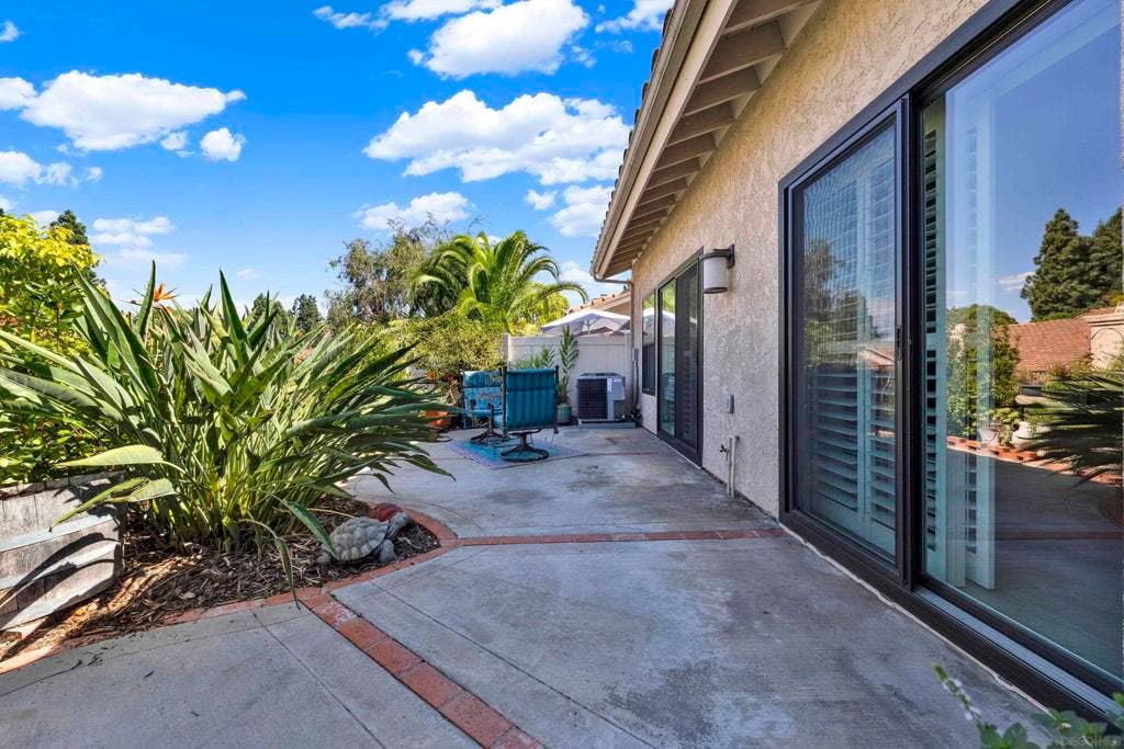 15636 Via Calanova, San Diego, CA 92128 15636 Via Calanova, San Diego, CA 92128