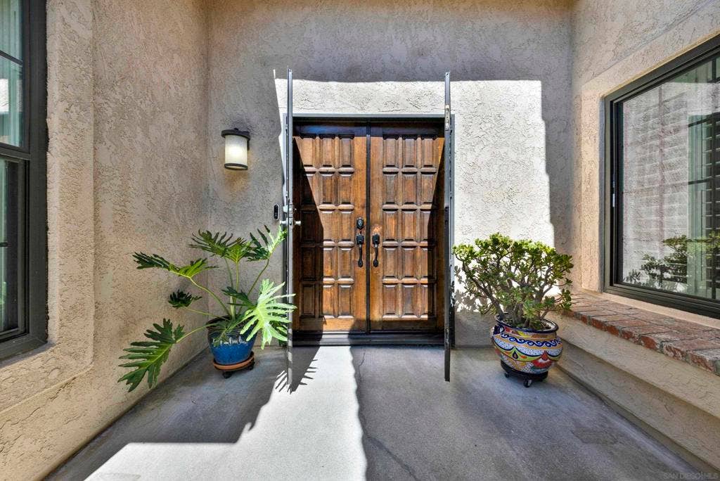 15636 Via Calanova, San Diego, CA 92128 15636 Via Calanova, San Diego, CA 92128