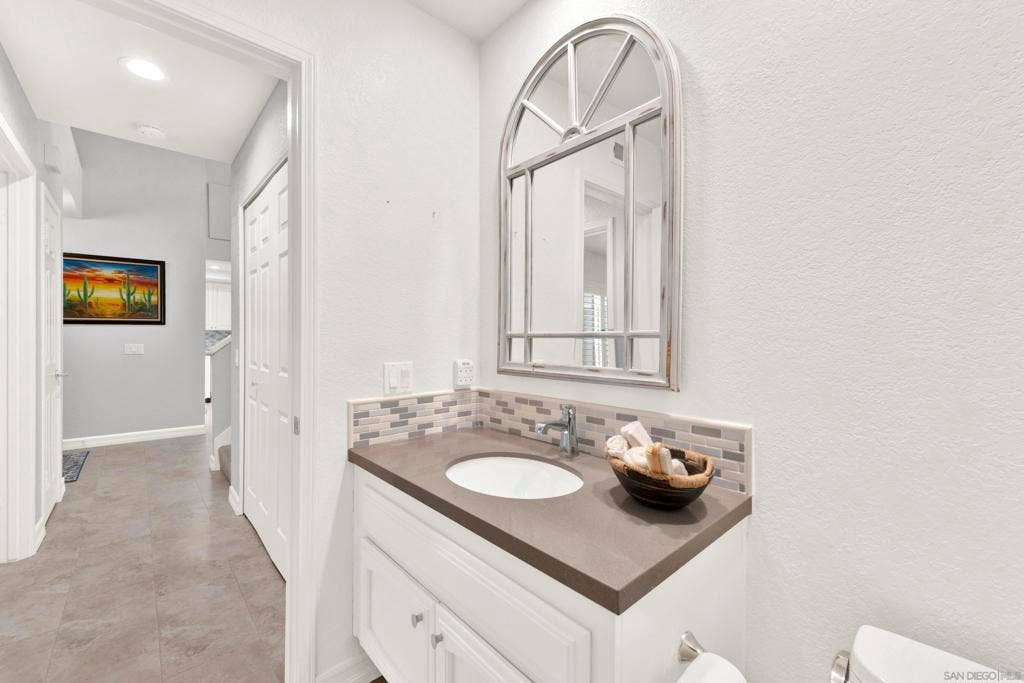 15636 Via Calanova, San Diego, CA 92128 15636 Via Calanova, San Diego, CA 92128