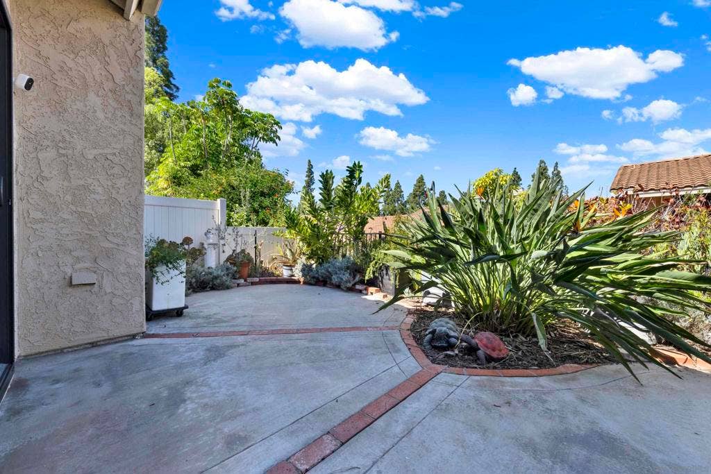 15636 Via Calanova, San Diego, CA 92128 15636 Via Calanova, San Diego, CA 92128