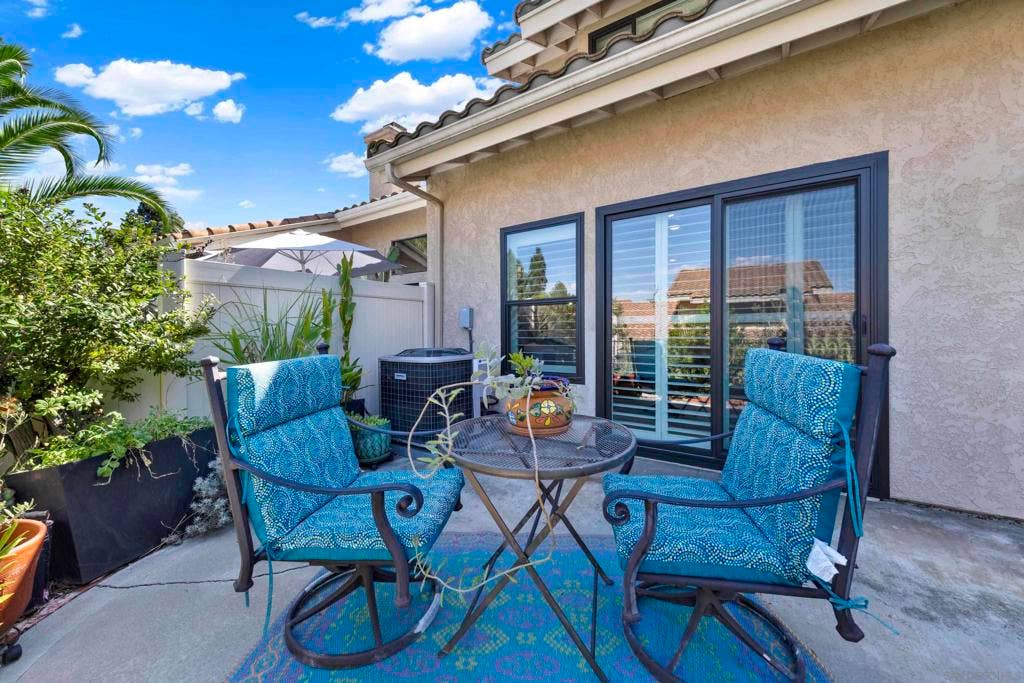 15636 Via Calanova, San Diego, CA 92128 15636 Via Calanova, San Diego, CA 92128