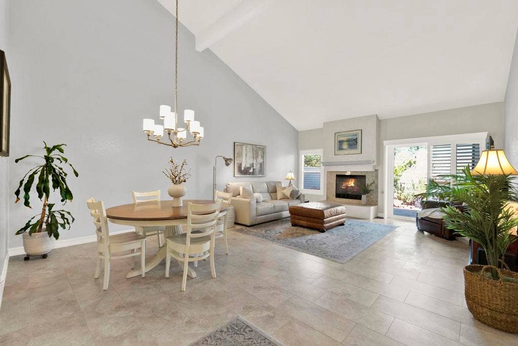 15636 Via Calanova, San Diego, CA 92128 15636 Via Calanova, San Diego, CA 92128
