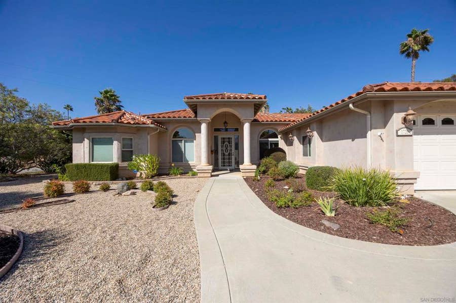 Property photo for 1726 York View Circle, Vista, CA