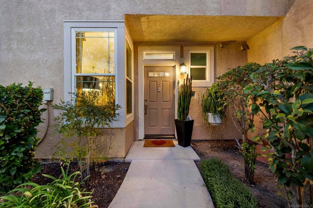 12079 World Trade Dr, #4, San Diego, CA 92128