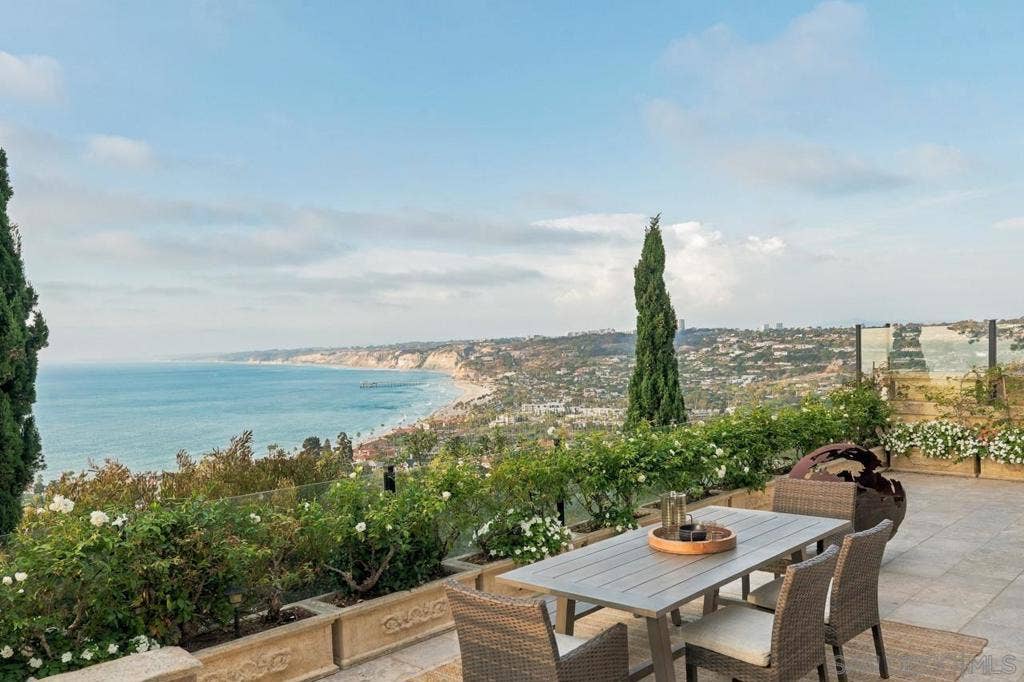 1718 Valdes, La Jolla, CA 92037 1718 Valdes, La Jolla, CA 92037